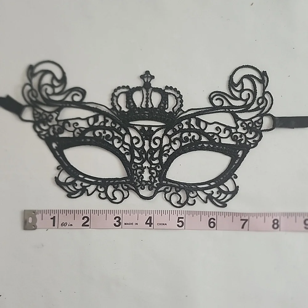 BNIP Crochet Lace Gothic Masquerade Black Mask